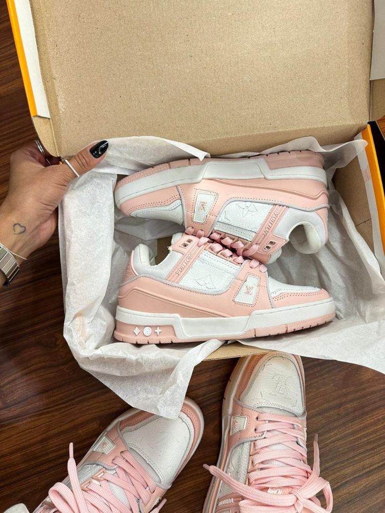 Tenis Louis Vuitton - Rosa