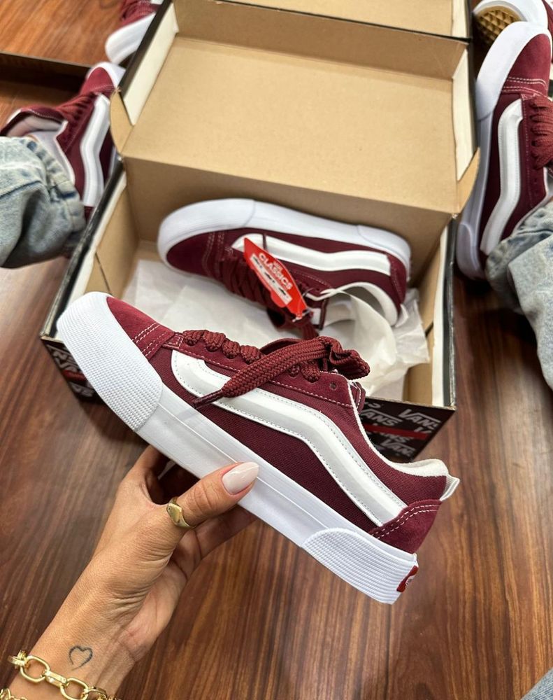 Tênis Vans Knu Skool - bordo